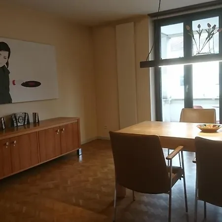 Architekten In Theaternaehe 迈宁根